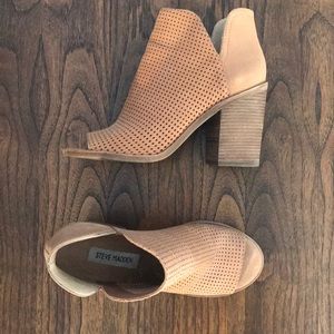 Size 7.5 Steve Madden Nude Peep-Toe Booties